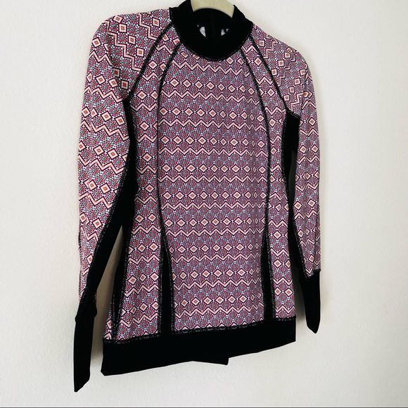 Victoria’s Secret Sport VSX neon abstract long sleeve half zip rash guard - Picture 6 of 7